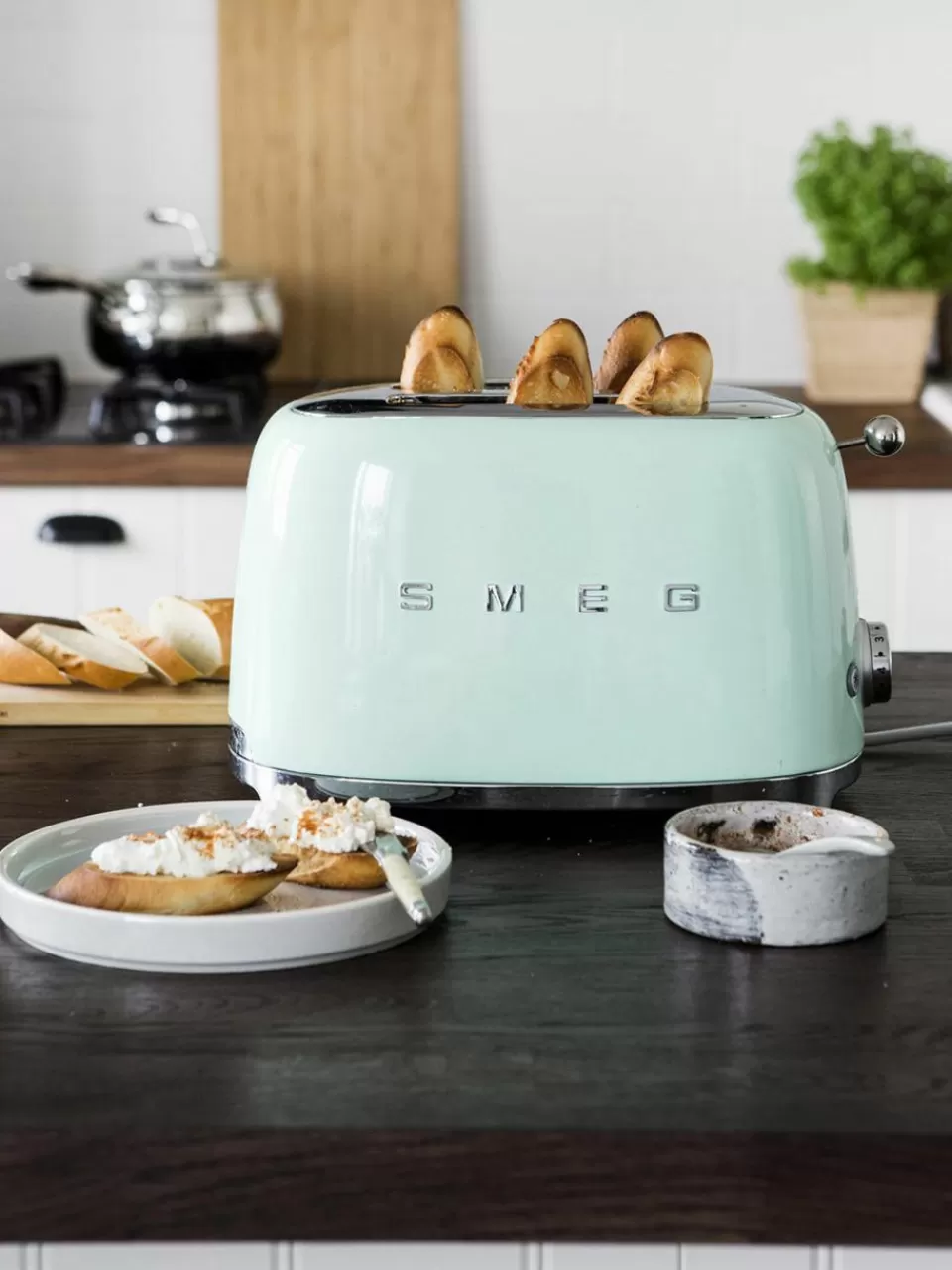 Smeg Compacte broodrooster 50's Style | Broodroosters