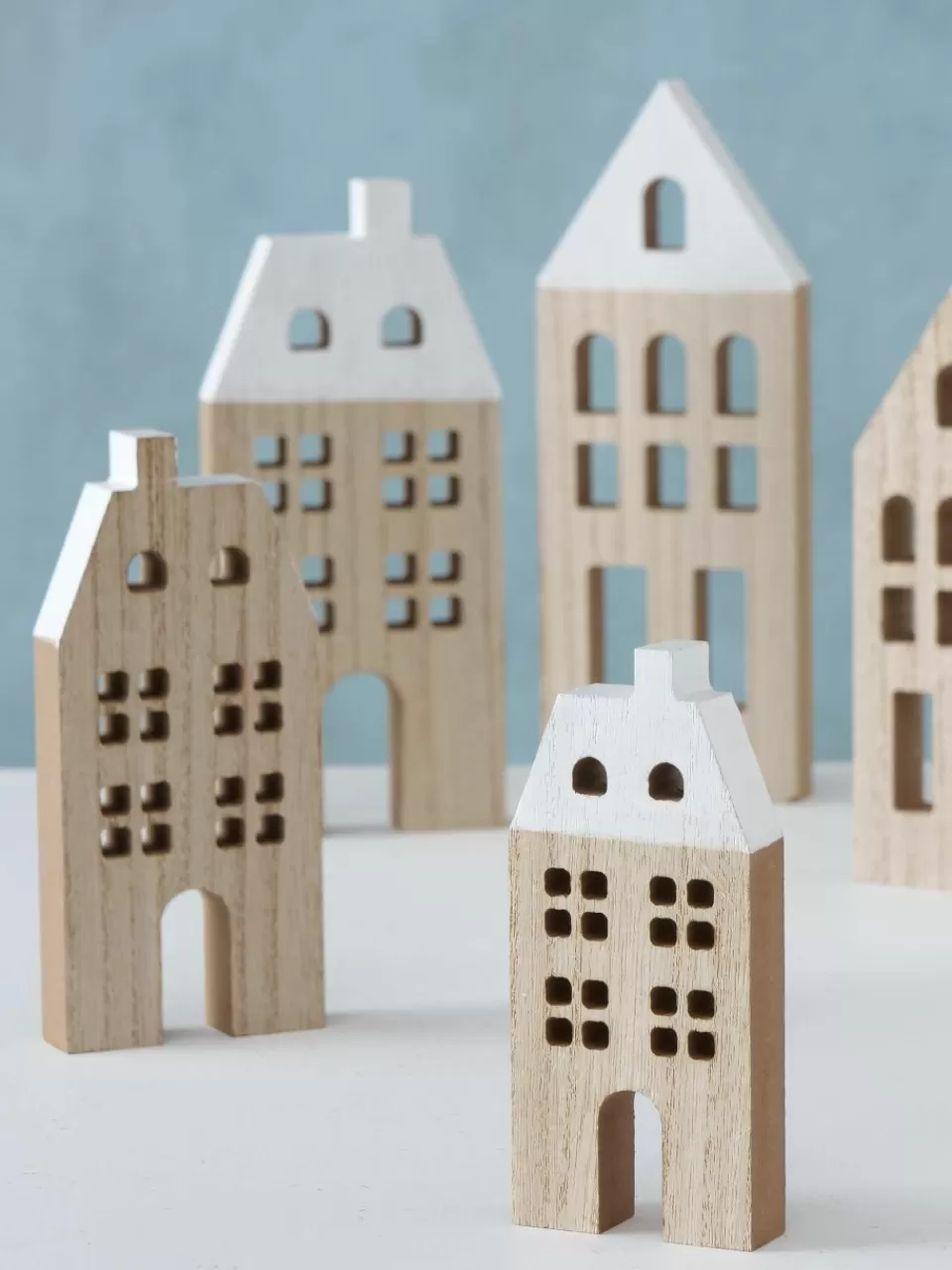 Westwing Decoratieve huisjes Towny van hout, 6 stuks | Kerstversiering