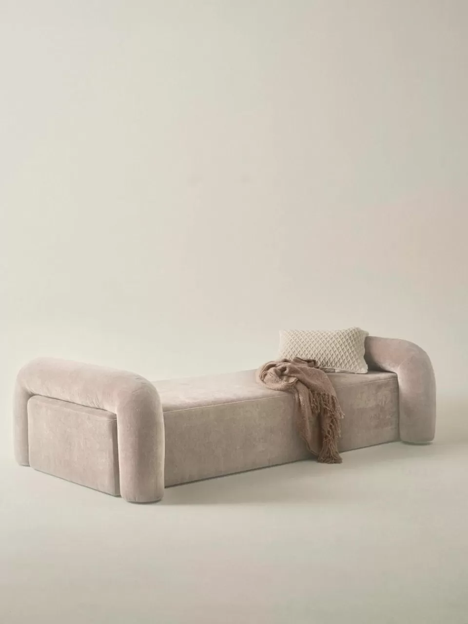 Jotex Fluwelen daybed Komoro | Banken | Daybeds & Chaises Longues