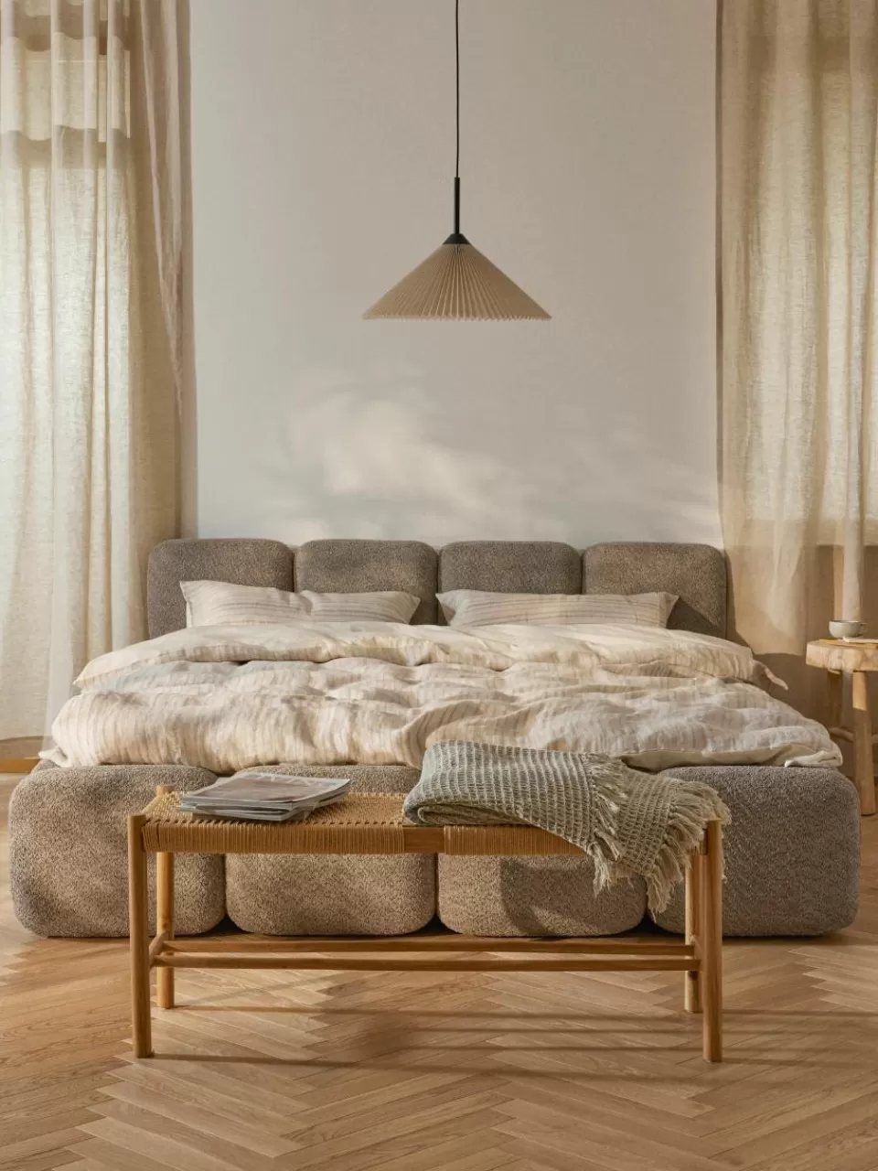 Westwing Collection Gestoffeerd bed Tayla van teddy bouclé | Bedden | Gestoffeerde Bedden