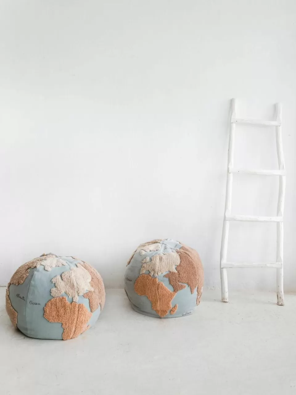 Lorena Canals Handgemaakte kinderpoef World Map | Kinderzitzakken