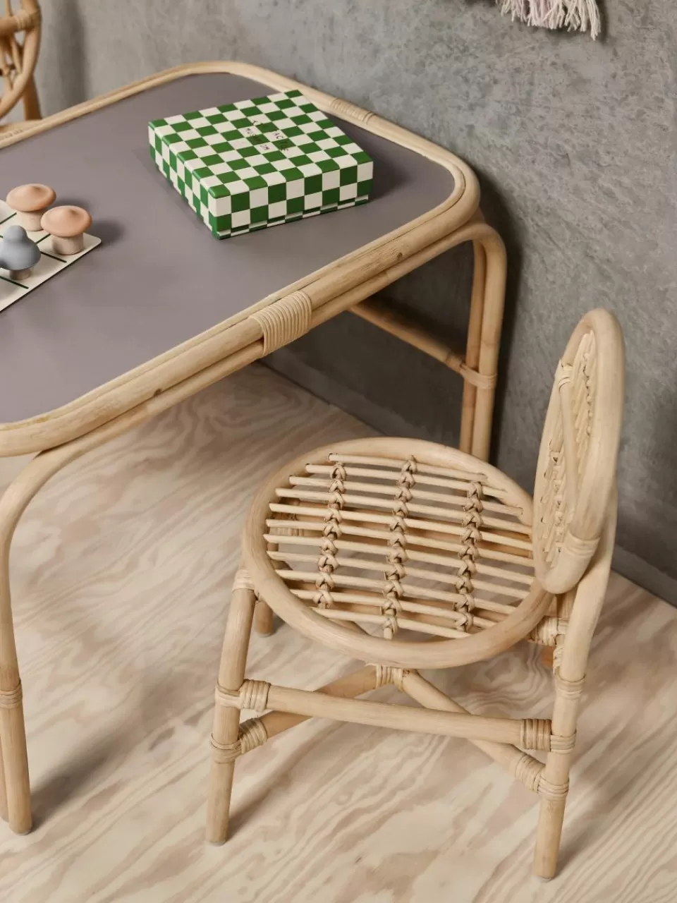 Oyoy Living Design Handgemaakte kinderstoel Nana Mini | Kinderstoelen | Kinderstoelen