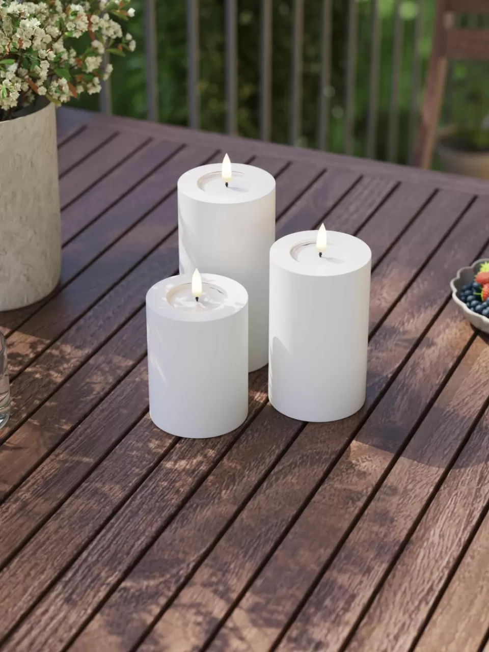 Westwing Handgemaakte outdoor LED kaars Real Flame, H 10 cm | Kaarsen & Kaarsenhouders | Kaarsen