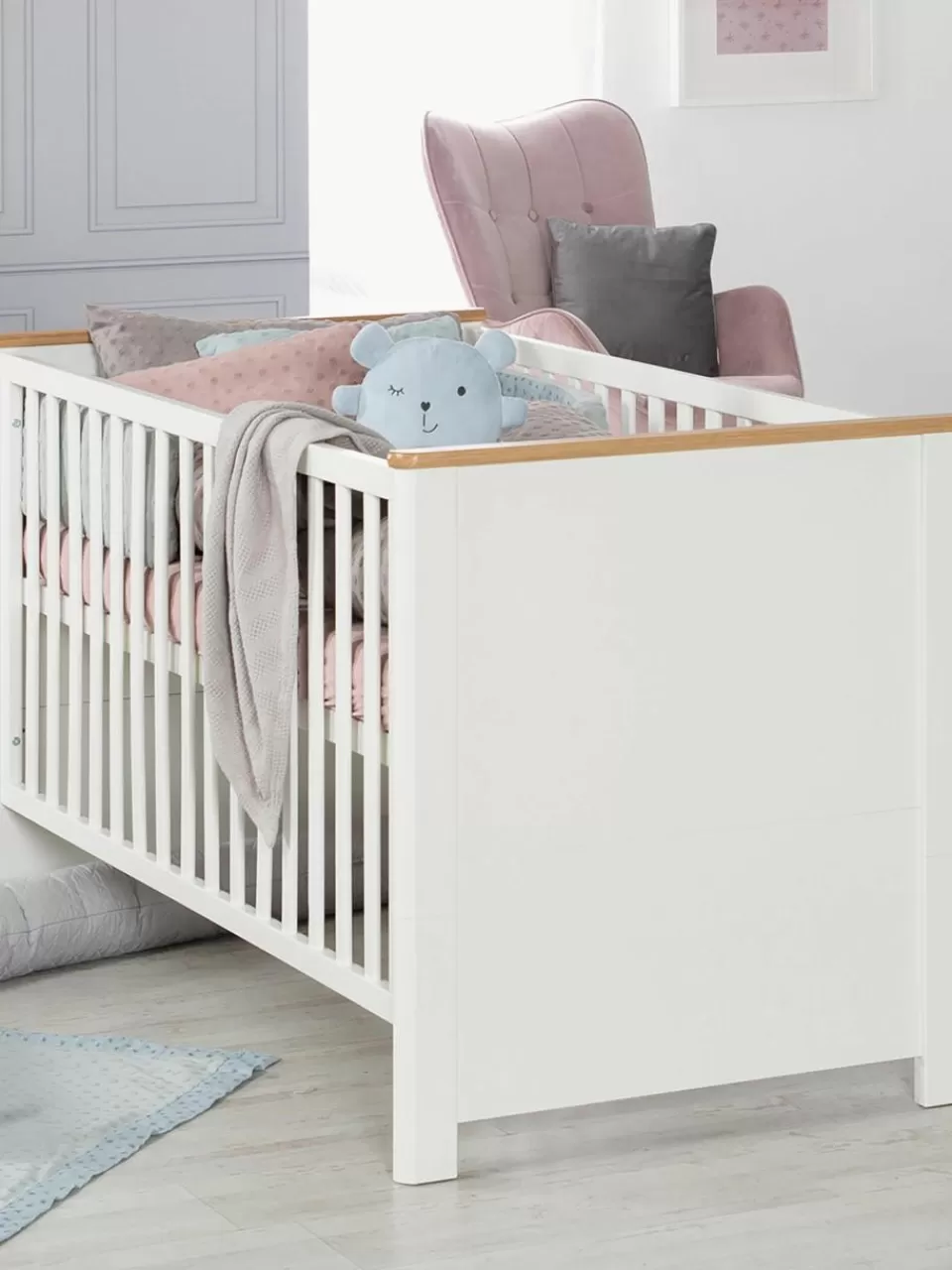 Roba Kids In hoogte verstelbaar houten babybedje Ava, 70 x 140 cm | Ledikanten | Ledikanten