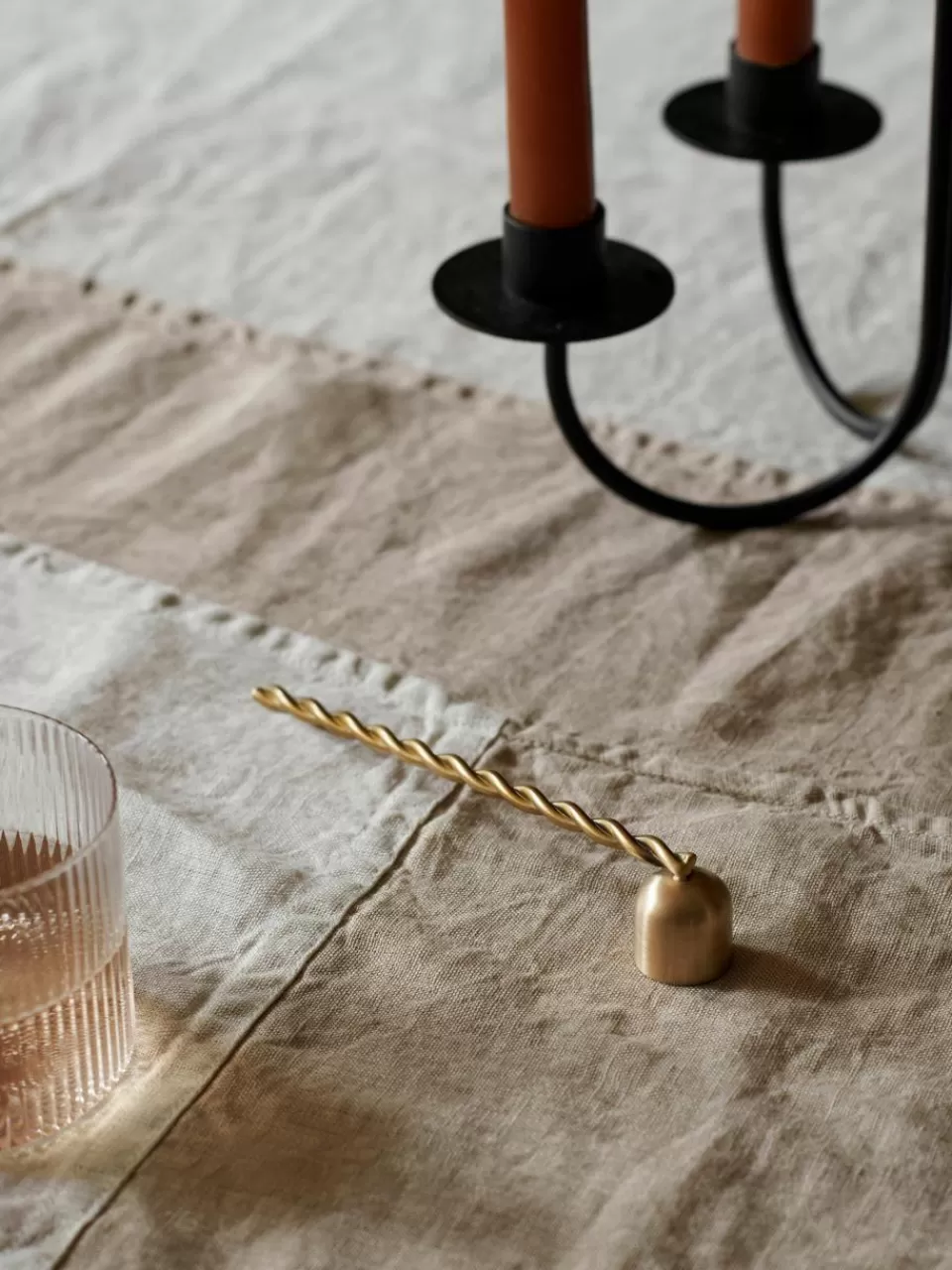 ferm LIVING Kaarsendover Twist | Kaarsen & Kaarsenhouders | Decoratie