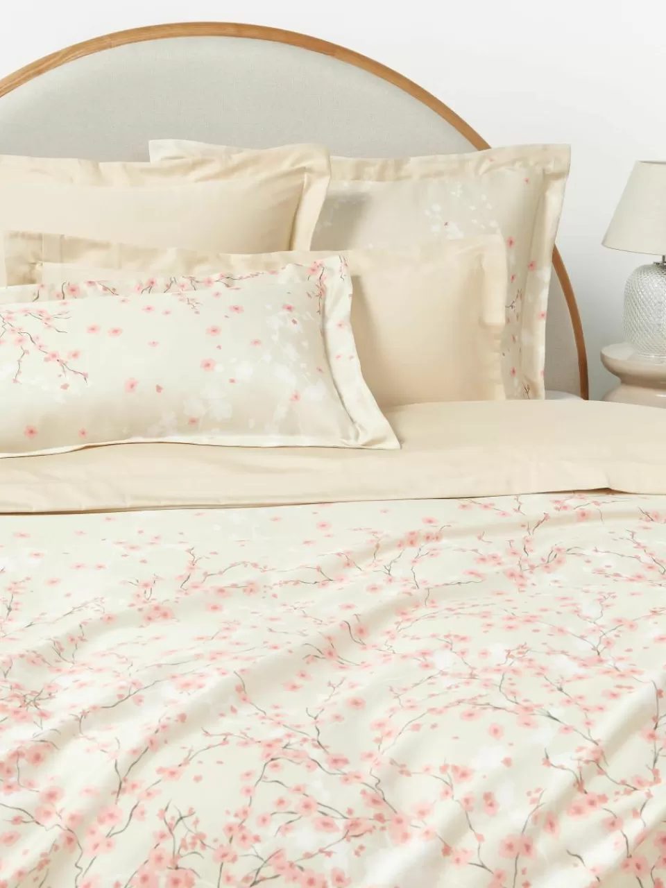 Westwing Collection Katoenensatijnen kussenhoes Sakura met bloemenprint | Kussenslopen