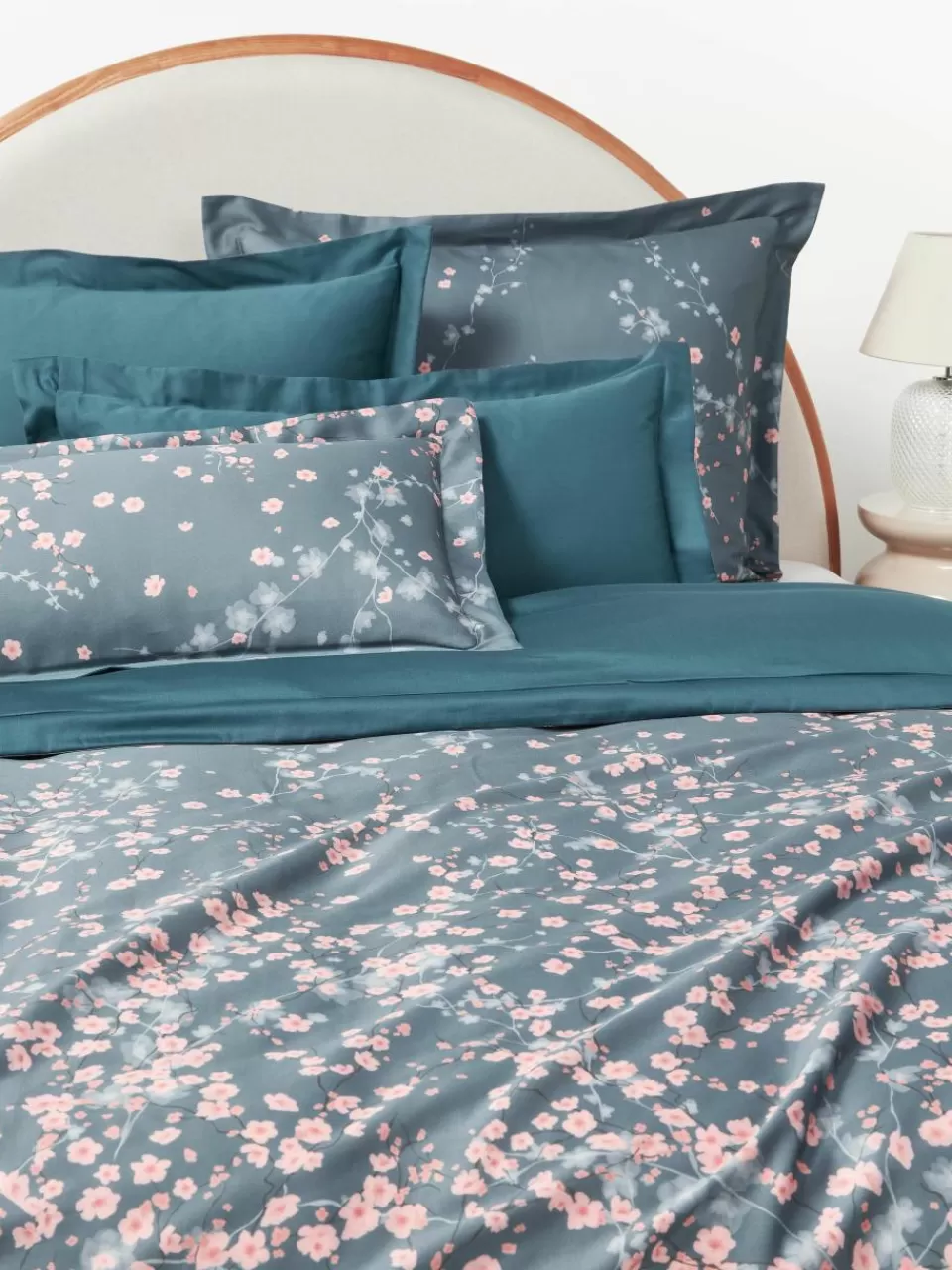 Westwing Collection Katoenensatijnen kussenhoes Sakura met bloemenprint | Kussenslopen