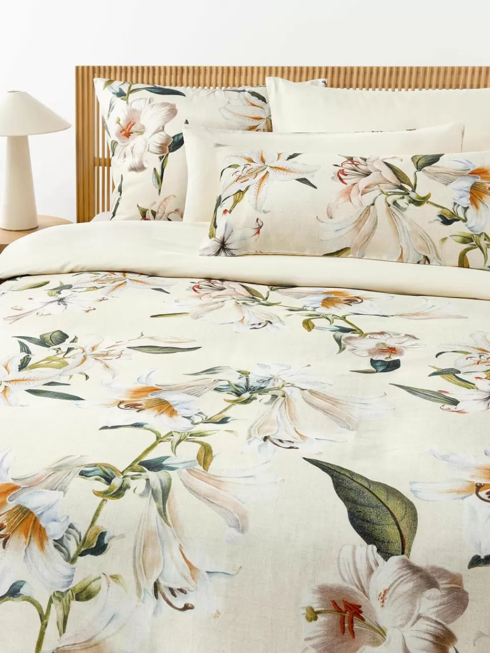 Westwing Collection Katoensatijnen kussenhoes Flori met bloemenprint | Kussenslopen