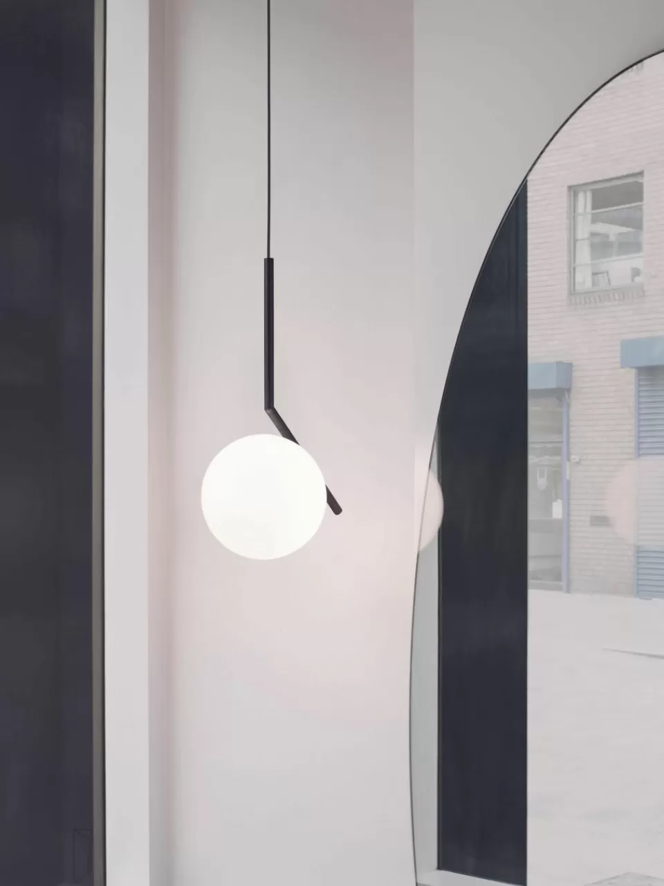 Flos Kleine mondgeblazen hanglamp IC Lights, H 47 cm | Hanglampen | Hanglampen