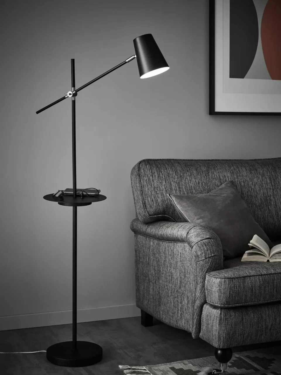 Markslöjd Leeslamp Linear met plank en oplader | Staande Lampen | Leeslampen