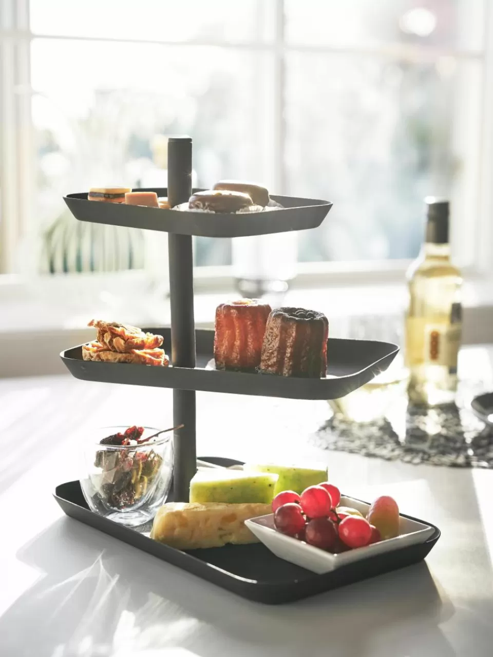 Yamazaki Metalen etagère Tower | Servies | Etagères & Taartschalen