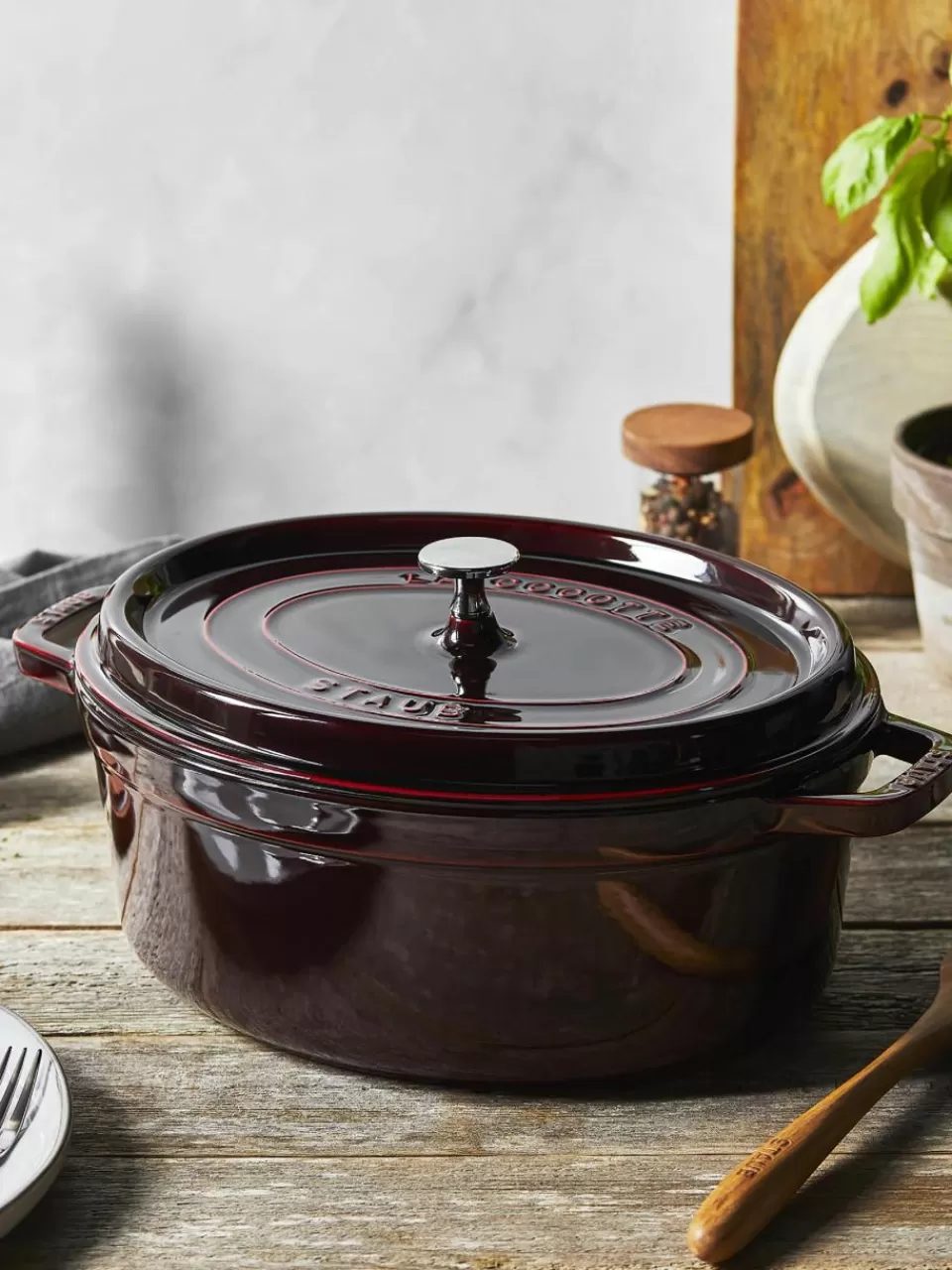 Staub Ovale braadpan La Cocotte uit gietijzer | Kookpannen | Kookpannen