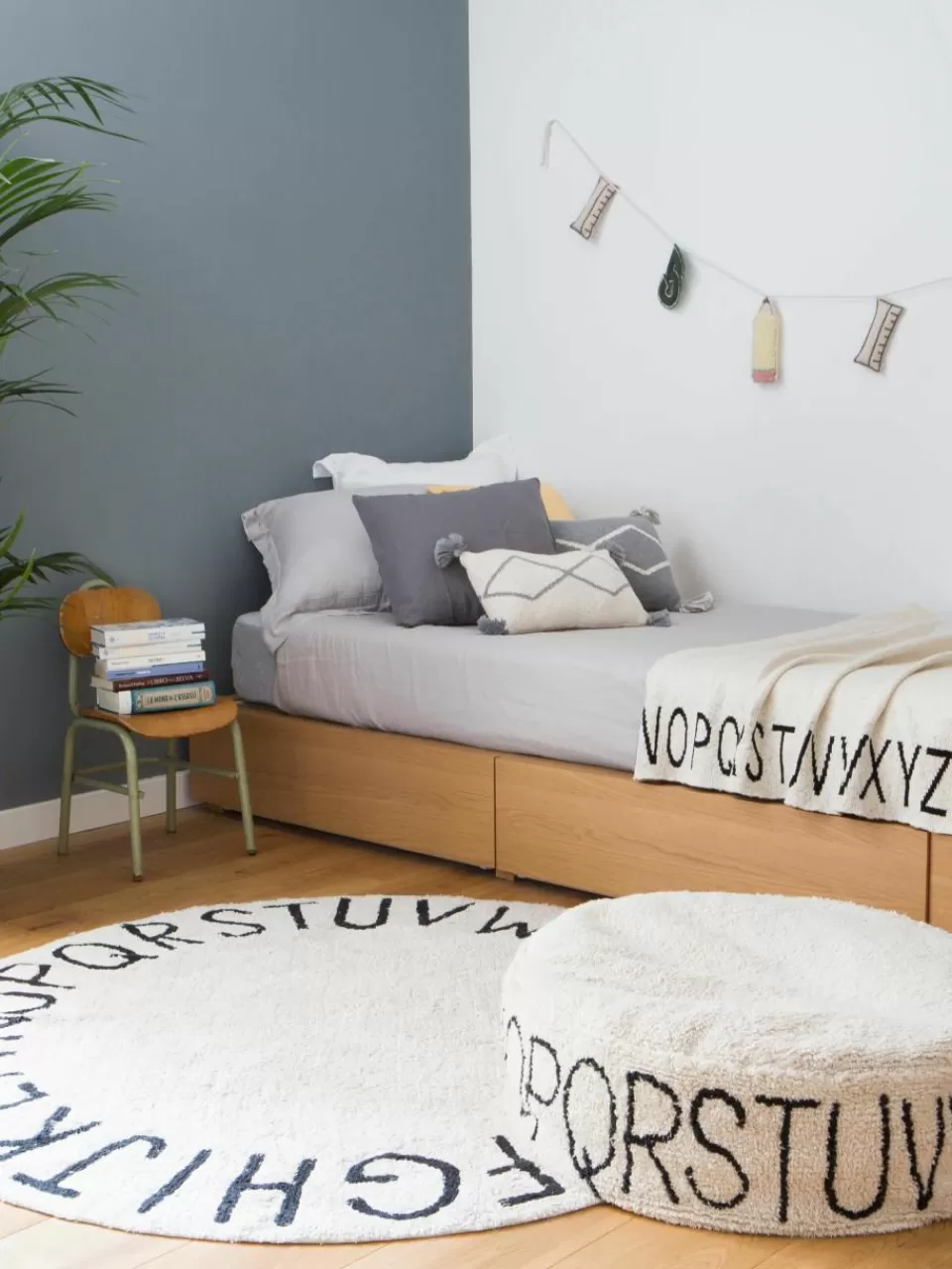 Lorena Canals Rond kindervloerkleed ABC met lettermotief | Vloerkleden | Ronde Vloerkleden