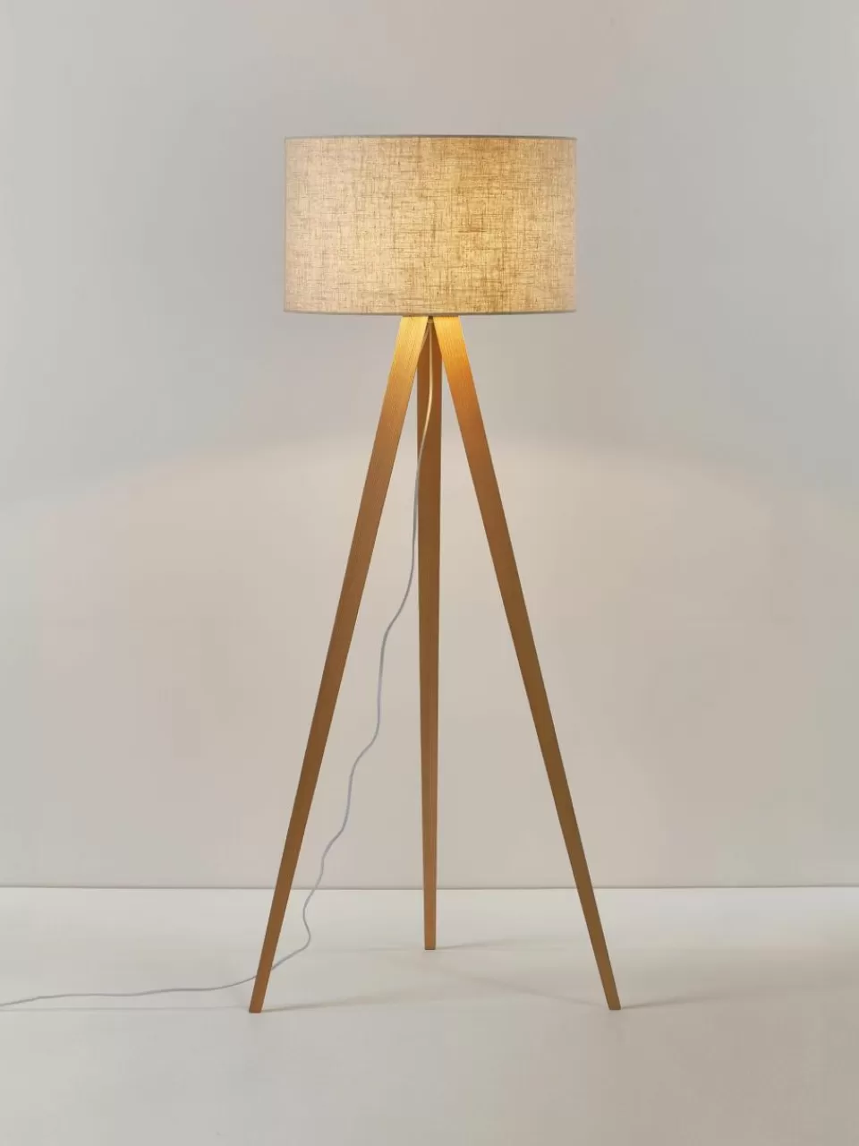 Westwing Collection Tripod vloerlamp Jake van massief hout | Staande Lampen | Tripod Lampen