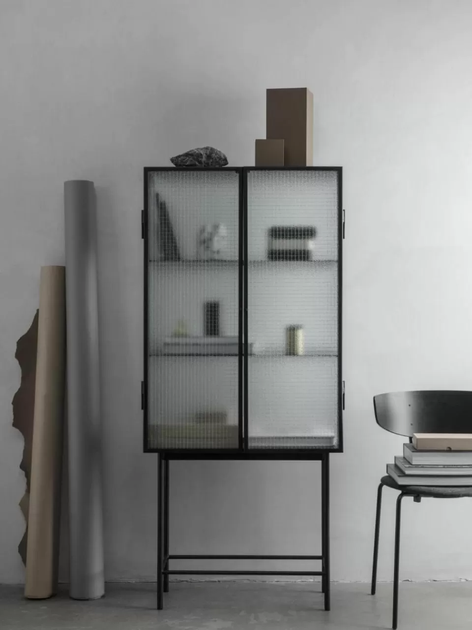 ferm LIVING Vitrine Haze met glazen deuren | Vitrinekasten | Vitrinekasten