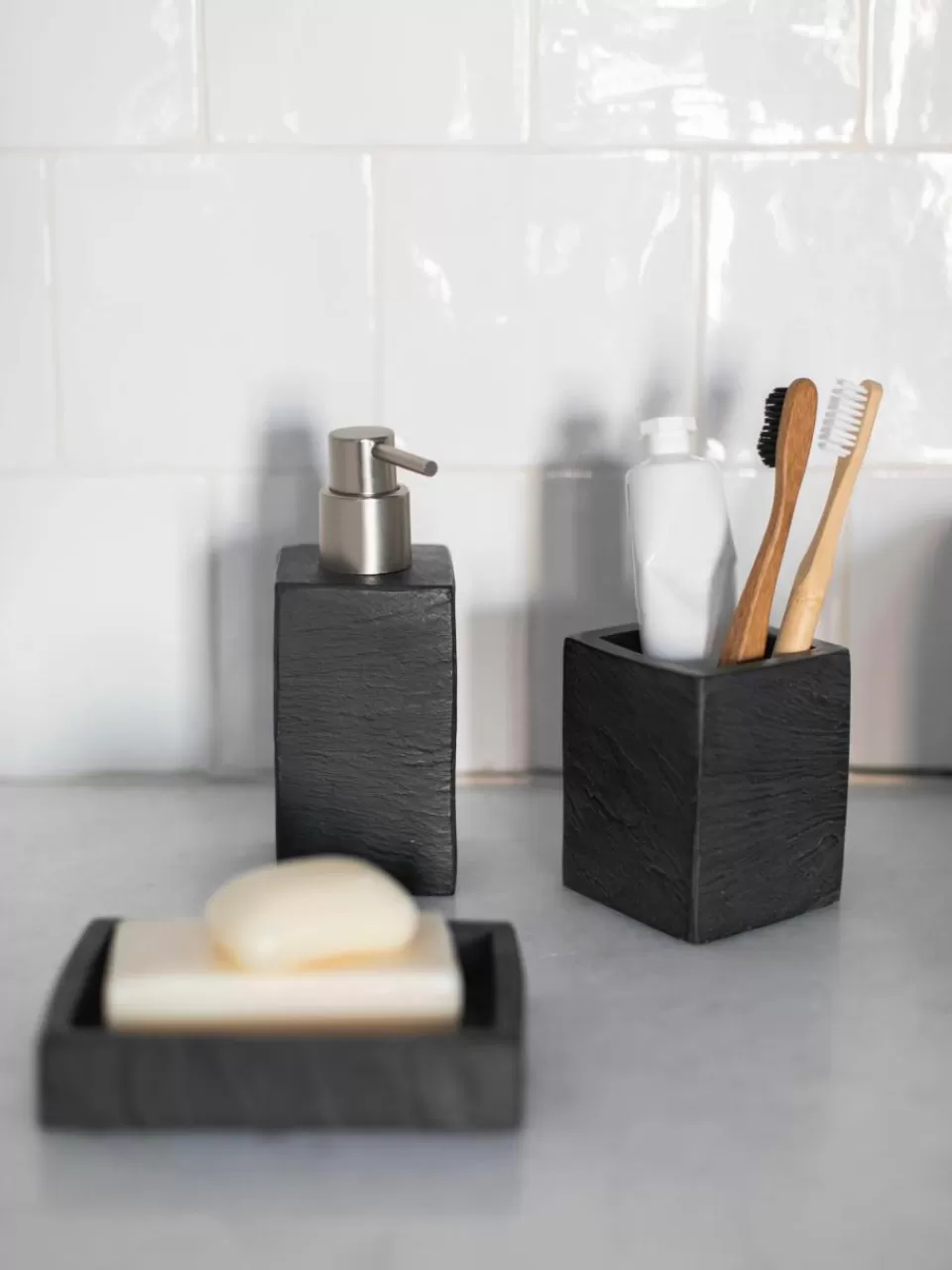 ANDREA HOUSE Zeepdispenser Slate in leisteenlook | Zeepdispensers & -Bakjes | Zeepdispensers & -Bakjes